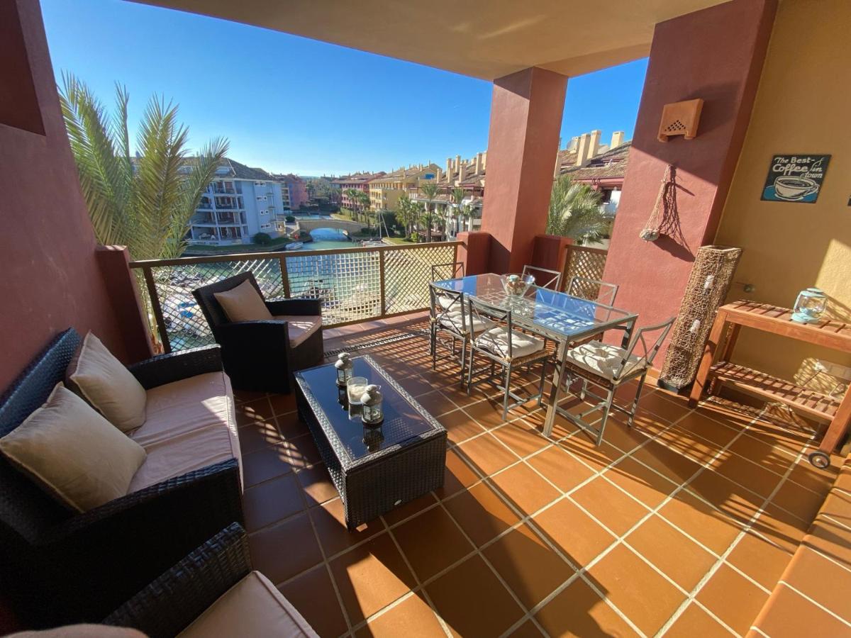 Apartamento Con Terraza Sobre La Marina De Sotogrande San Roque  Esterno foto