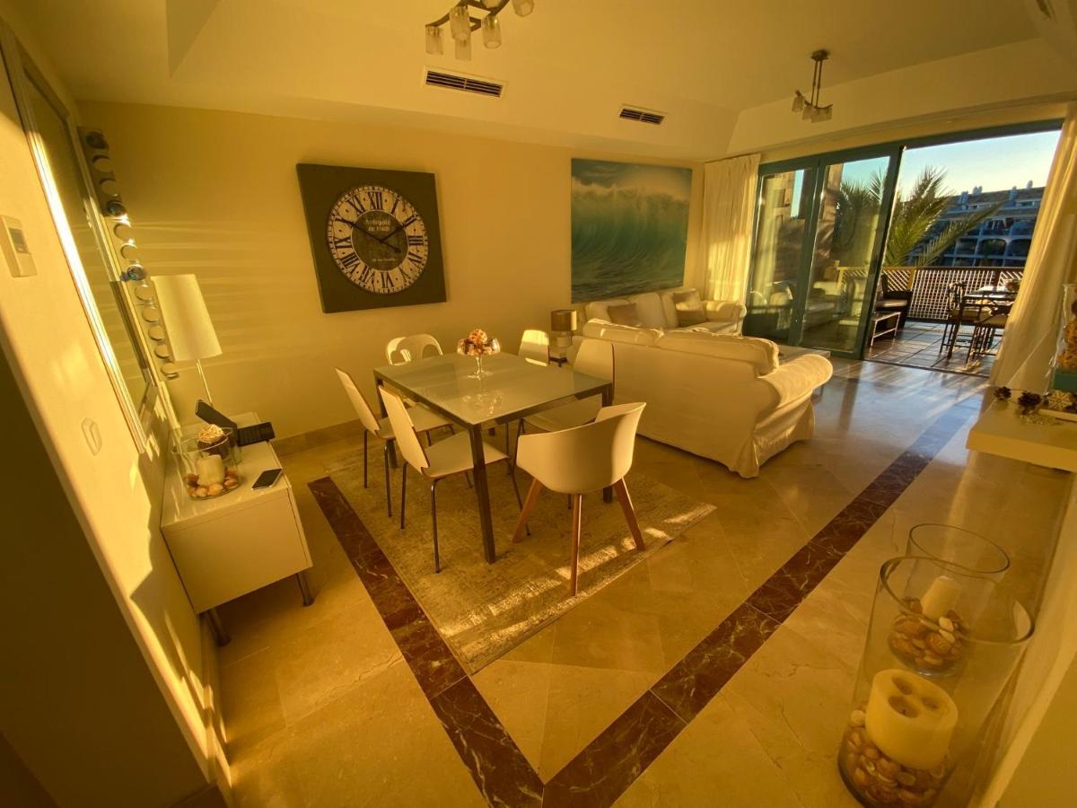 Apartamento Con Terraza Sobre La Marina De Sotogrande San Roque  Esterno foto