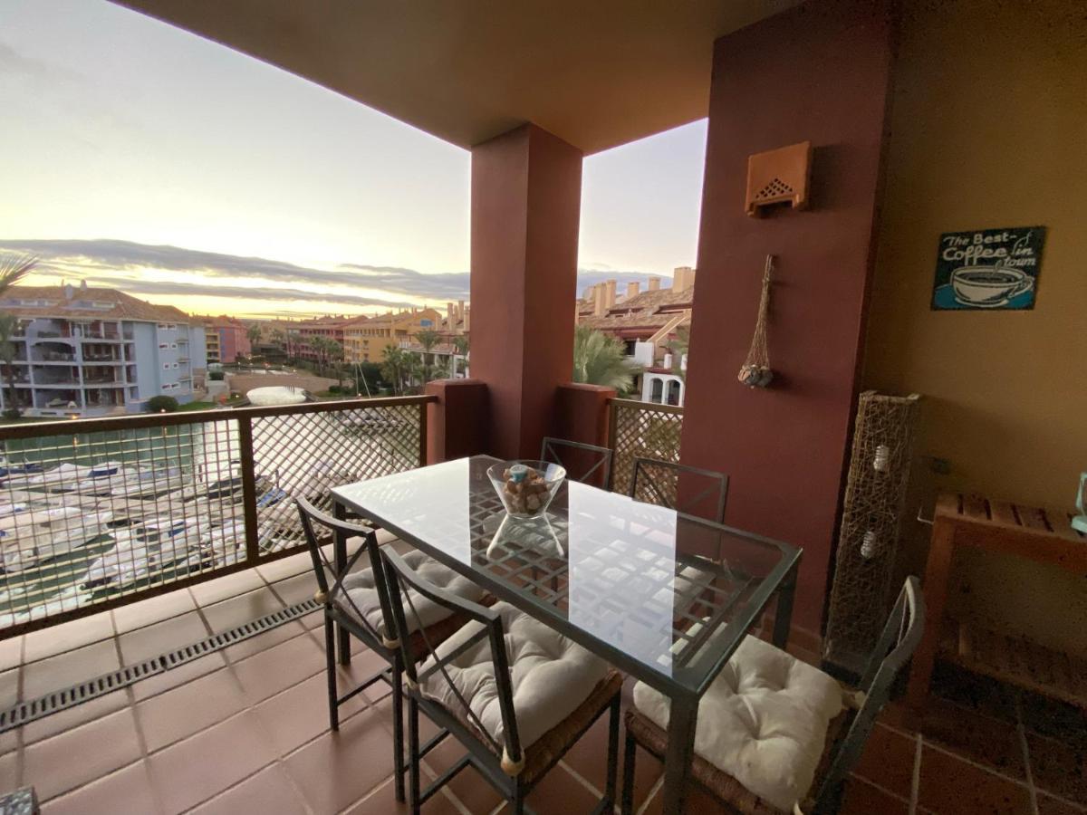 Apartamento Con Terraza Sobre La Marina De Sotogrande San Roque  Esterno foto