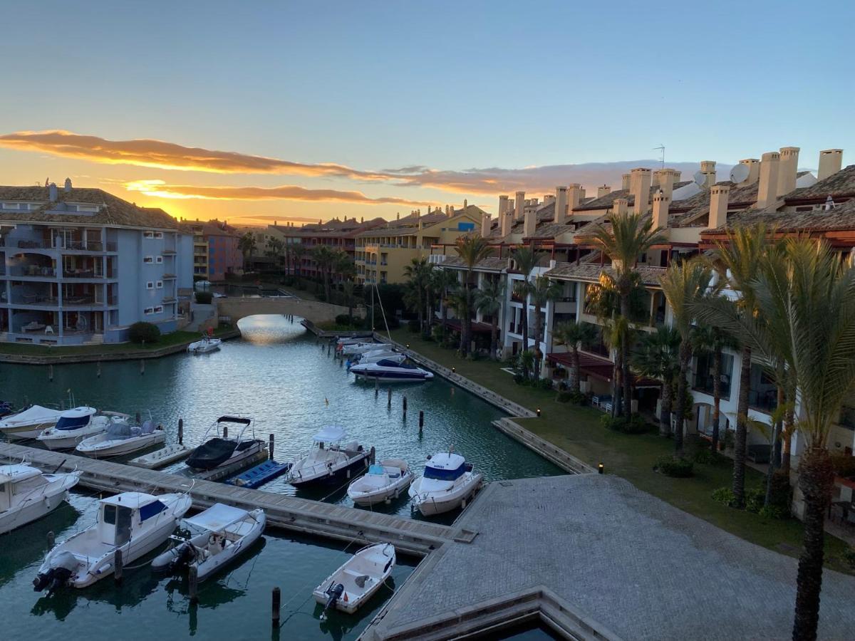 Apartamento Con Terraza Sobre La Marina De Sotogrande San Roque  Esterno foto