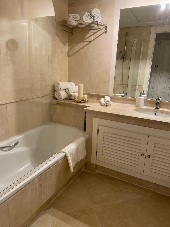 Apartamento Con Terraza Sobre La Marina De Sotogrande San Roque  Esterno foto