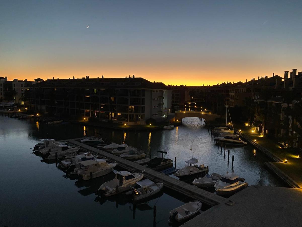 Apartamento Con Terraza Sobre La Marina De Sotogrande San Roque  Esterno foto